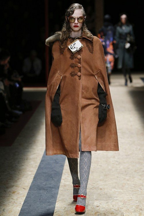 capa de la manera otoño-invierno de las mujeres 2017-2018: fotos, las ideas, capa fasonyModnye para el otoño-invierno de las mujeres 2017-2018: fotos, ideas, estilos (capa femenina) abrigo de la moda otoño-invierno de las mujeres de las mujeres capa 2017-2018: fotos, las ideas, capa fasonyModnye para el otoño-invierno 2017-2018 de la mujer: fotos, ideas, estilos