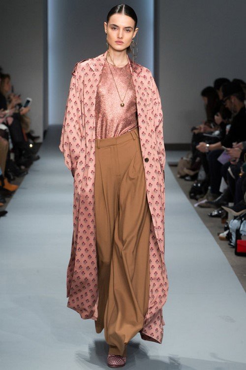 capa de la manera otoño-invierno de las mujeres 2017-2018: fotos, las ideas, capa fasonyModnye para el otoño-invierno de las mujeres 2017-2018: fotos, ideas, estilos (capa femenina) abrigo de la moda otoño-invierno de las mujeres de las mujeres capa 2017-2018: fotos, las ideas, capa fasonyModnye para el otoño-invierno 2017-2018 de la mujer: fotos, ideas, estilos