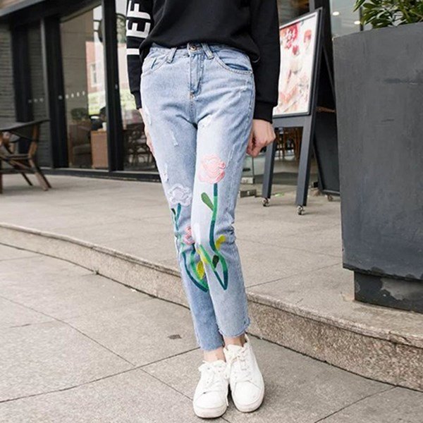 Denim Jeans 2017-2018 año, foto, los pantalones vaqueros novinkiModnye 2017-2018 años, fotos, noticias (2017-2018 años, de talle alto) 2017-2018 años 2017-2018 años los pantalones vaqueros de moda, foto, novinkiModnye vaqueros 2017-2018 año, fotos, noticias