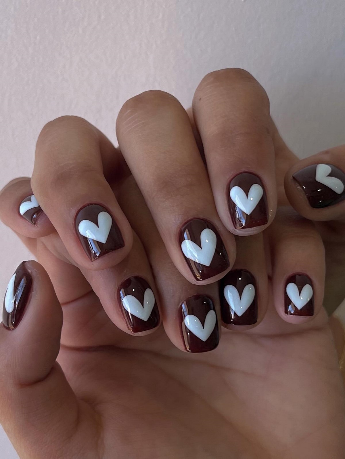 Модный маникюр на День святого Валентина 2026 с настроением любви