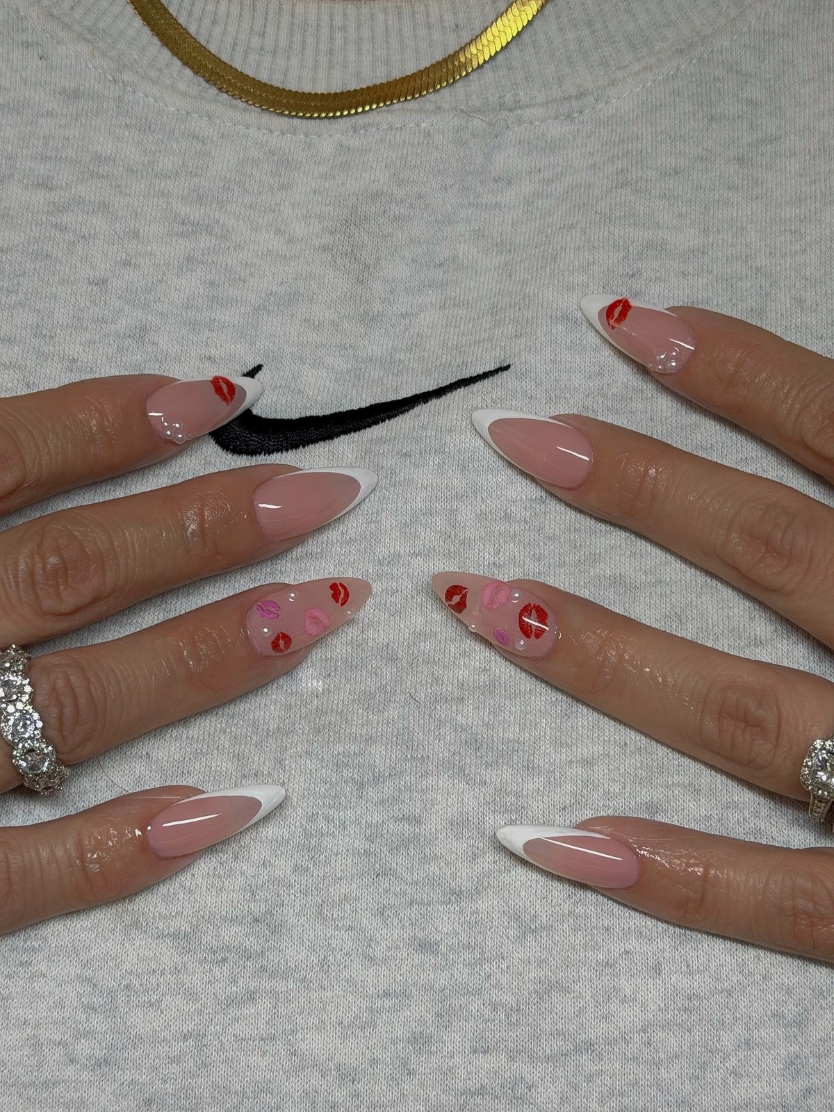 Модный маникюр на День святого Валентина 2026 с настроением любви