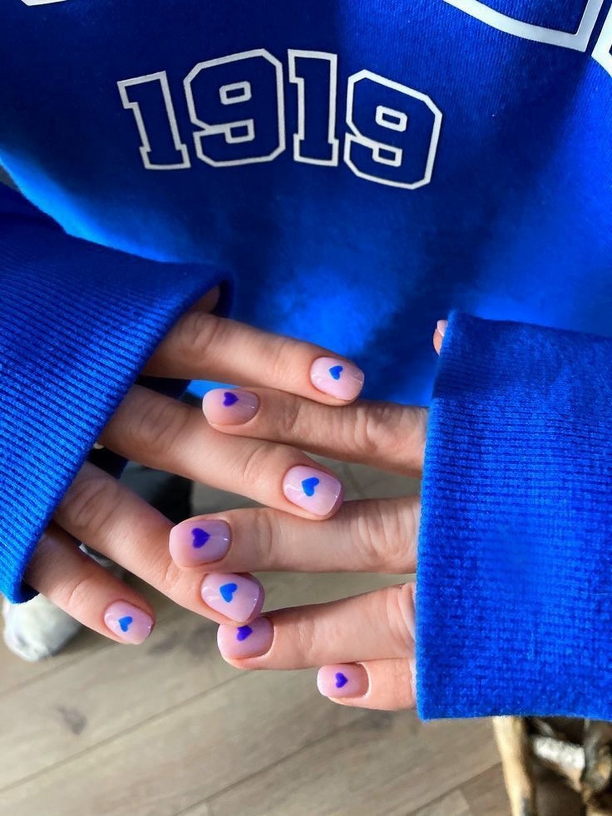 Модный маникюр на День святого Валентина 2026 с настроением любви