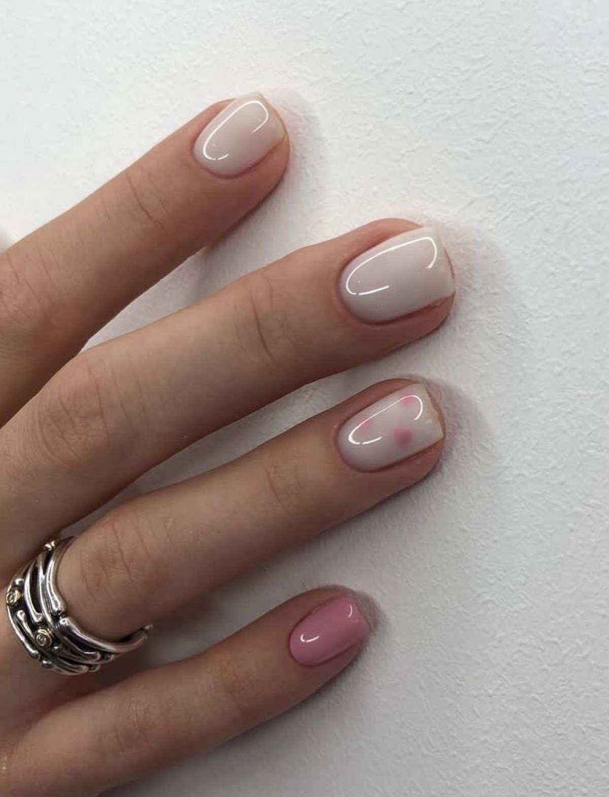 Модный маникюр на День святого Валентина 2026 с настроением любви