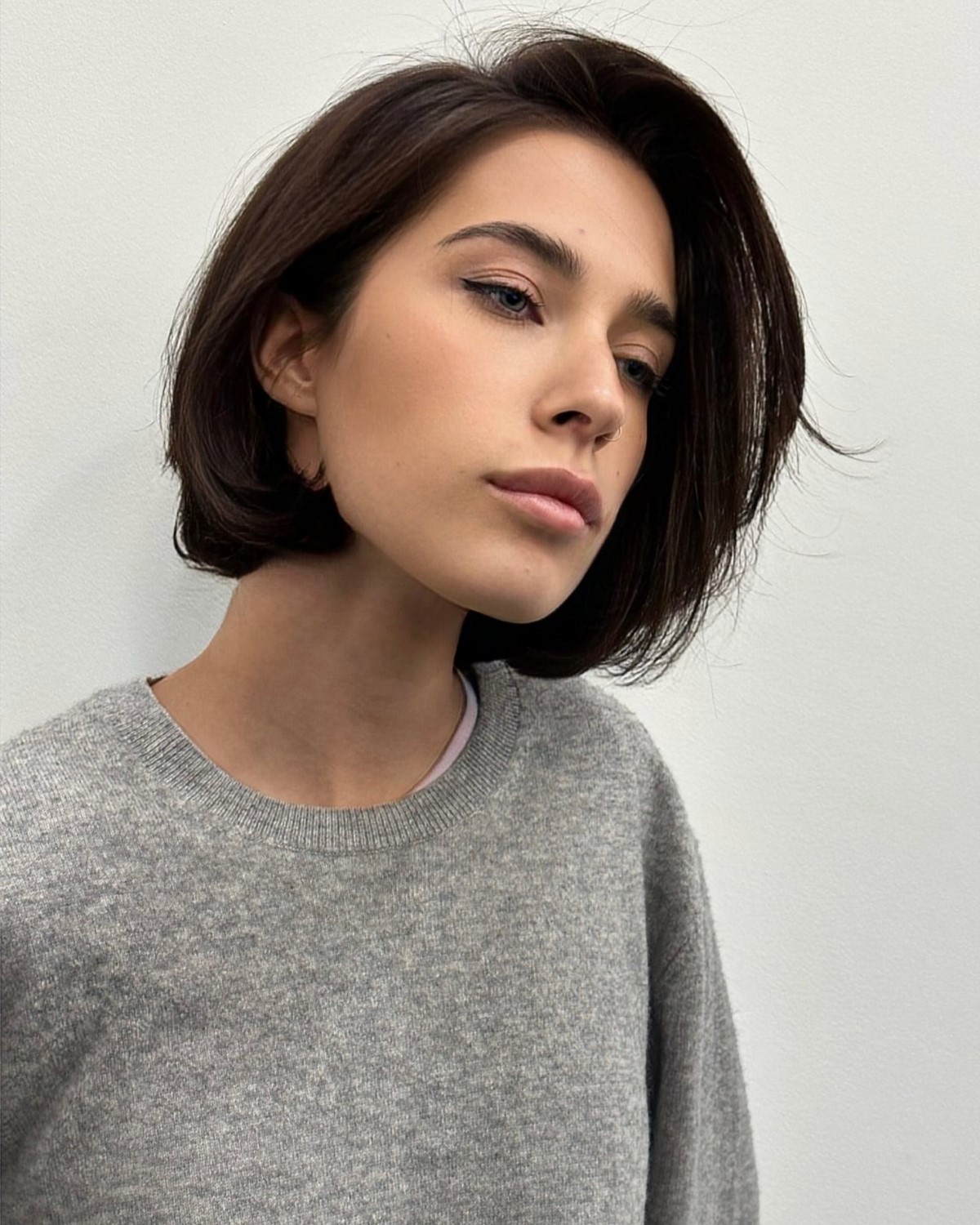 Каре с мягким срезом весной 2026: форма, которая держит объем и выглядит дорого