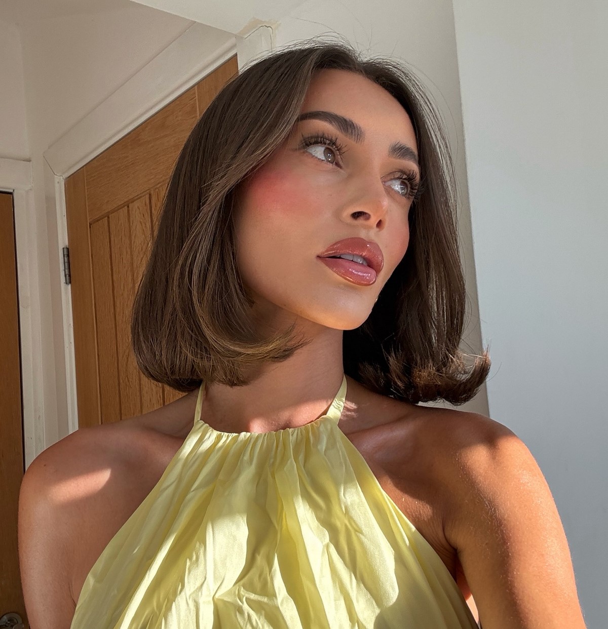 Каре с мягким срезом весной 2026: форма, которая держит объем и выглядит дорого