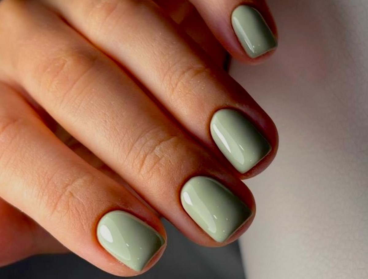 Самый модный цвет на ногтях прямо сейчас, и это зеленый