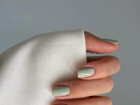 Весенний маникюр 2026: 7 оттенков, которые выглядят дороже нюда