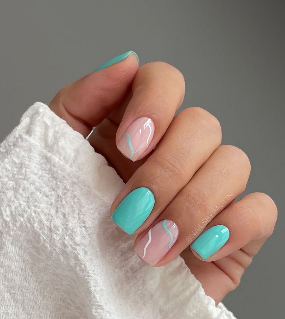 Маникюр 2026: чистый дизайн, который делает руки элегантнее