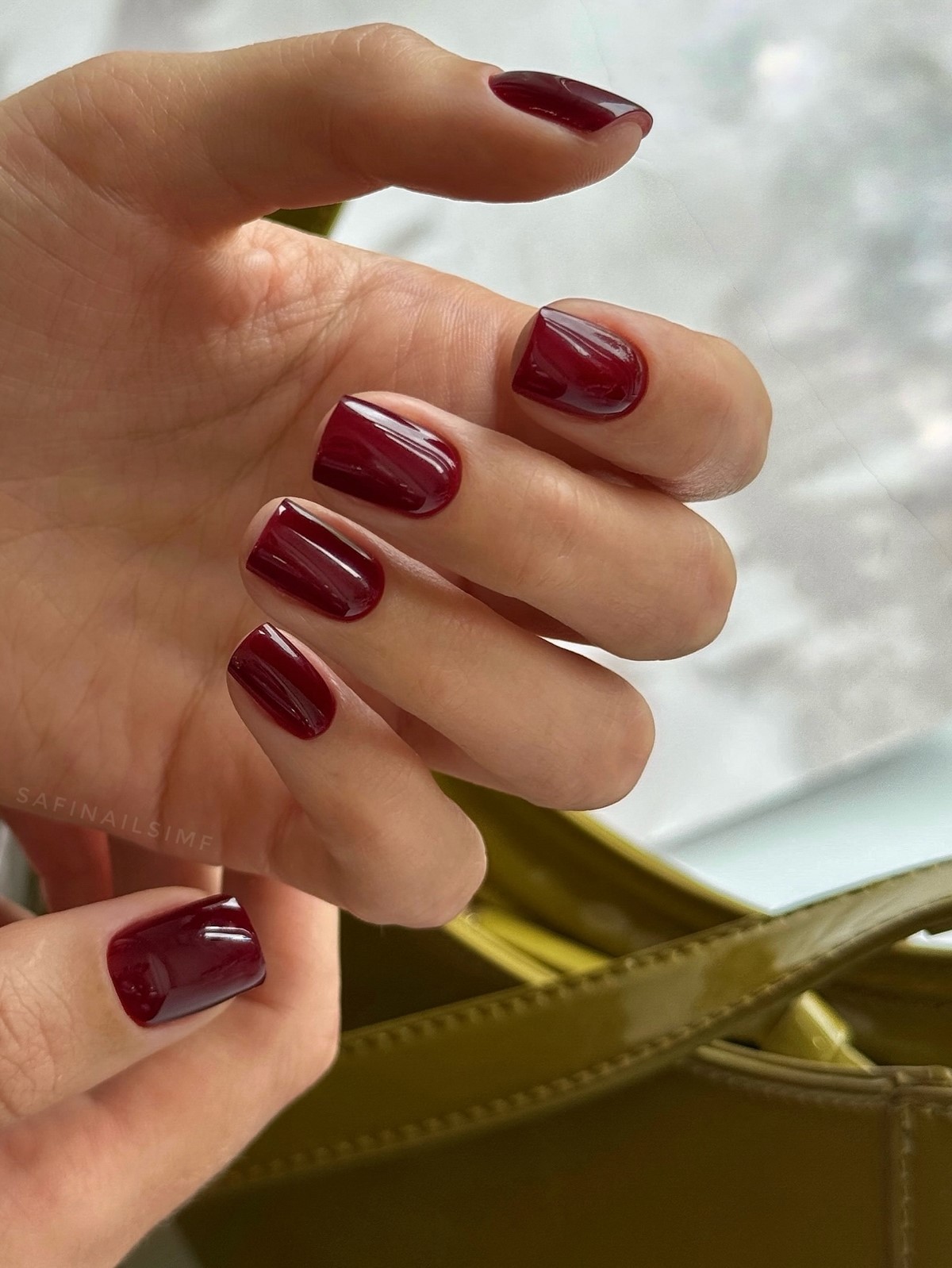 Маникюр весны 2026: оттенки, которые делают руки моложе и элегантнее