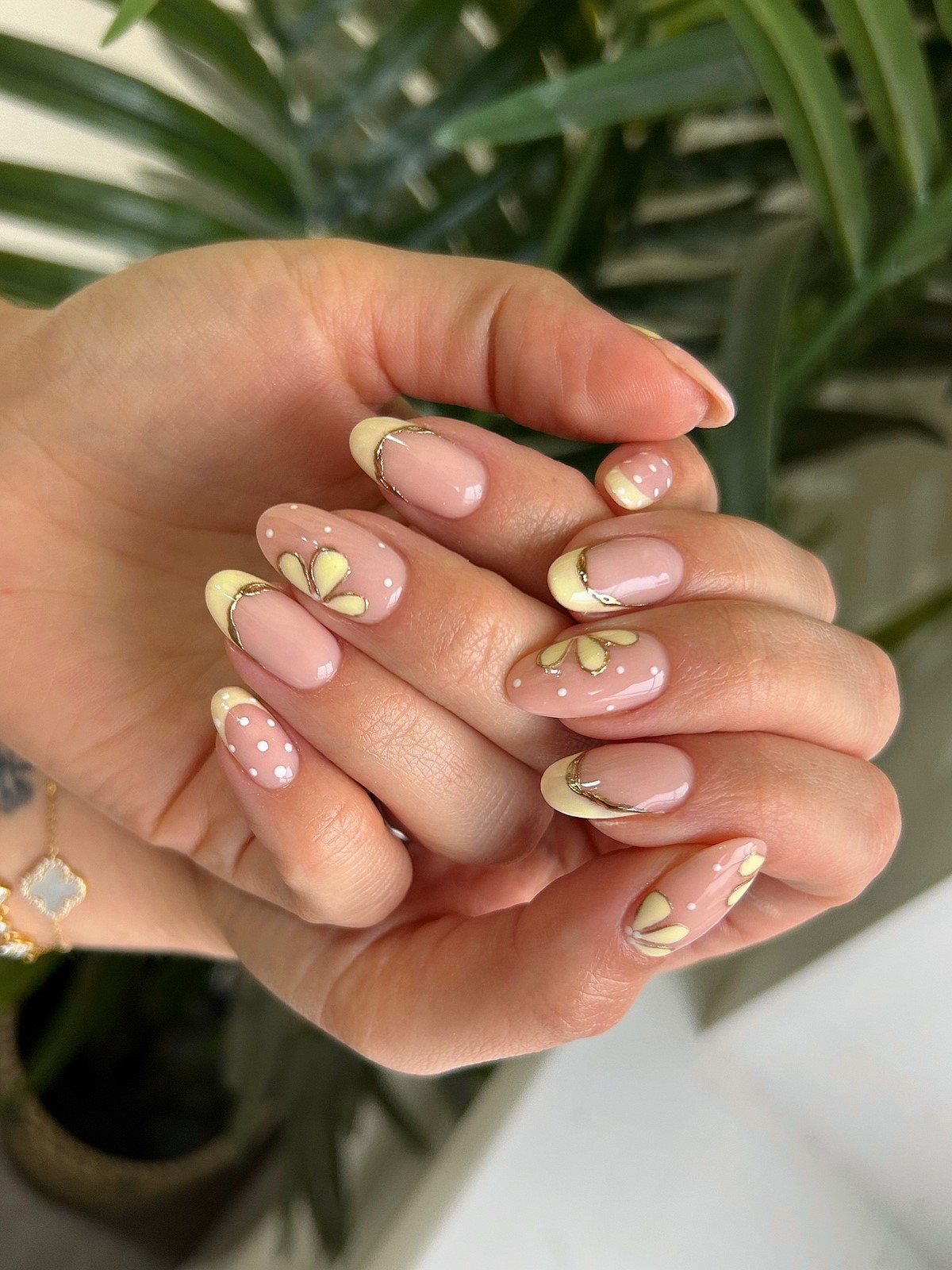 Маникюр 2026: чистый дизайн, который делает руки элегантнее