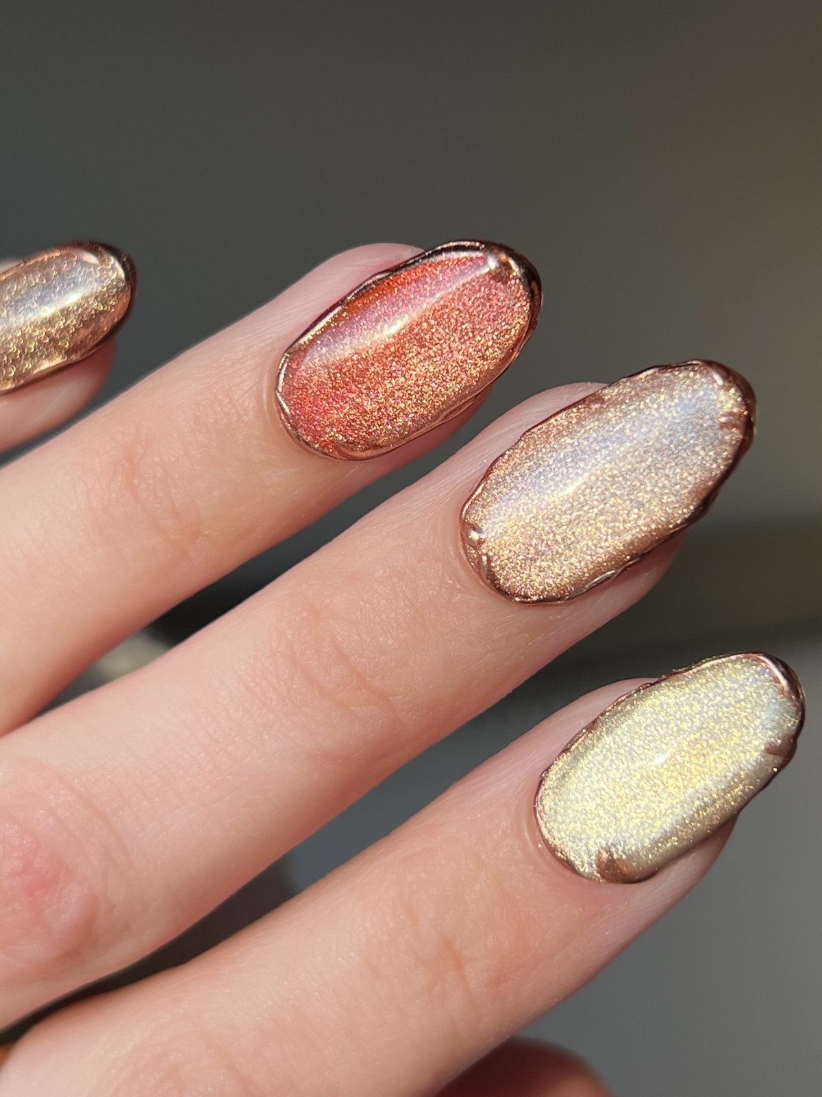 Маникюр весны 2026: оттенки, которые делают руки моложе и элегантнее