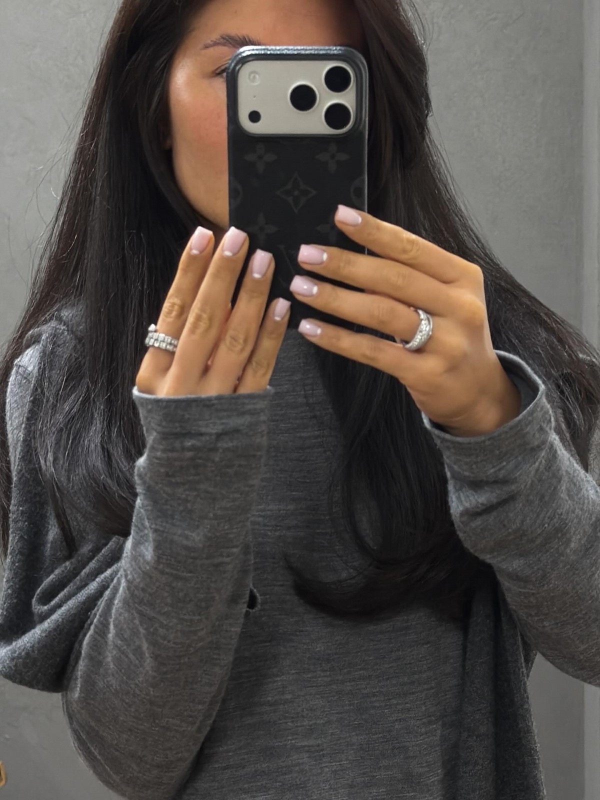 Маникюр весны 2026: оттенки, которые делают руки моложе и элегантнее