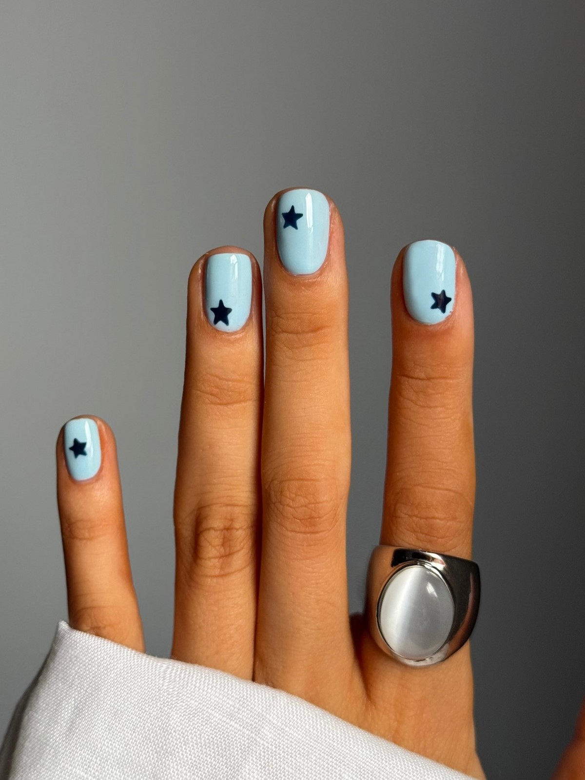 Пастельный маникюр весны 2026: самые свежие оттенки сезона