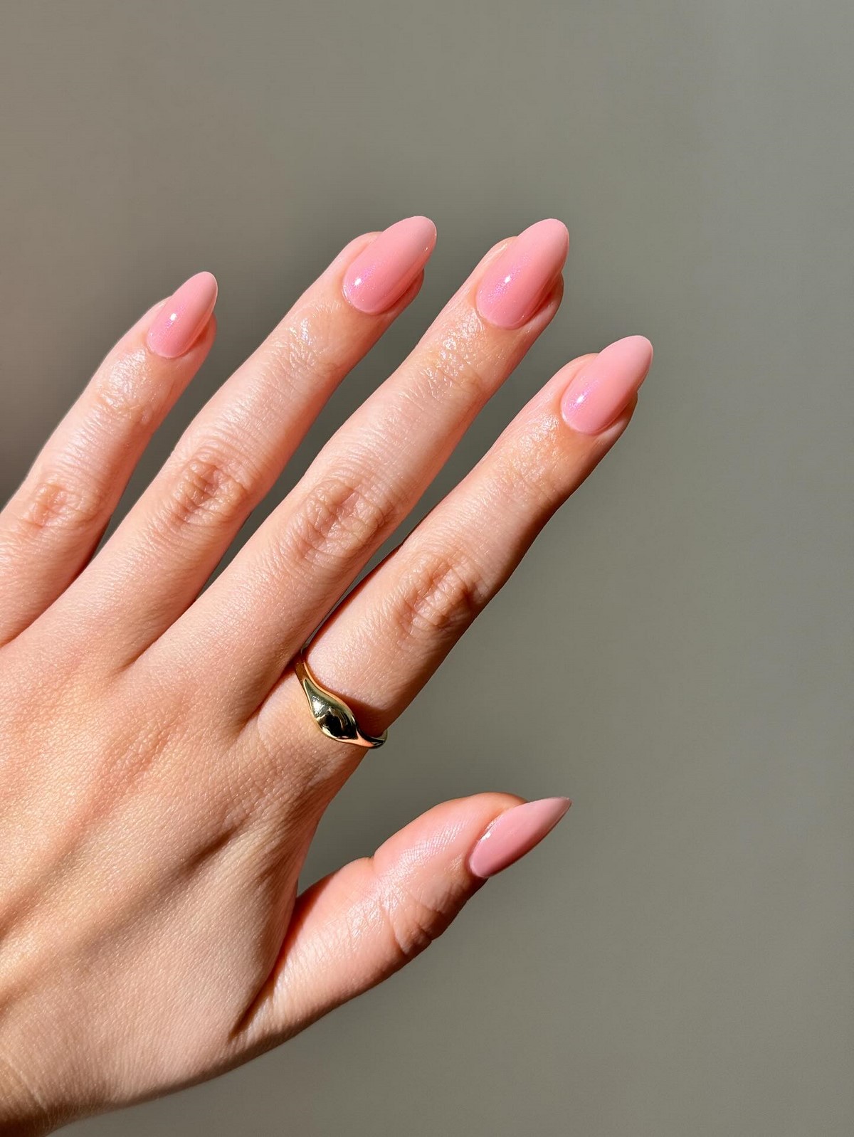 Пастельный маникюр весны 2026: самые свежие оттенки сезона