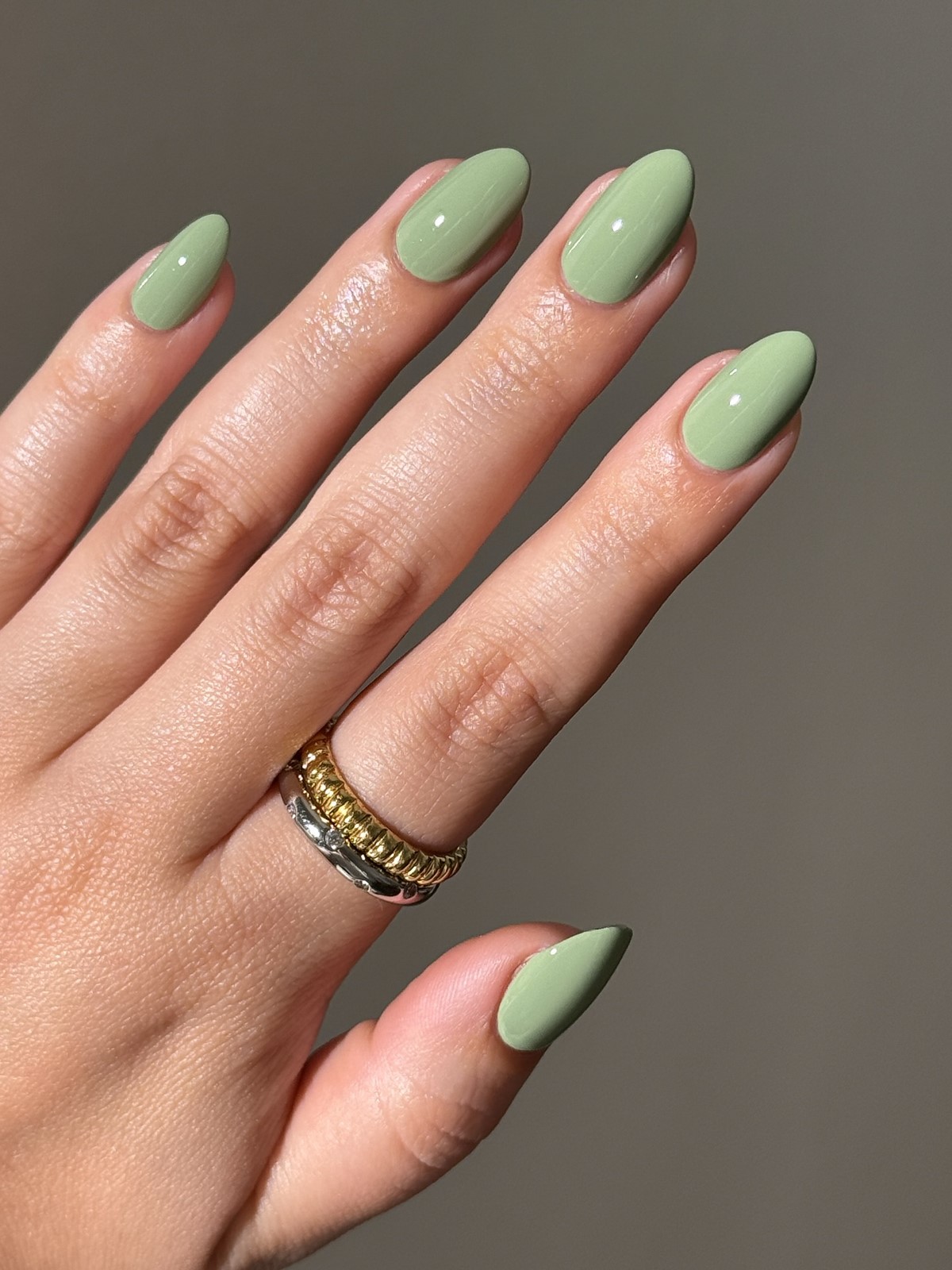 Пастельный маникюр весны 2026: самые свежие оттенки сезона